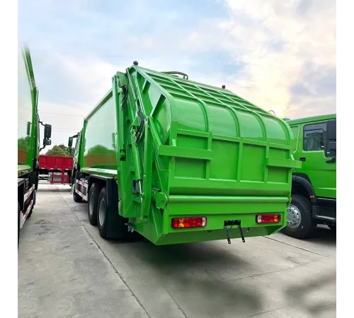 SINOTRUCK HOWO 18 CBM Compactor 6 x 4