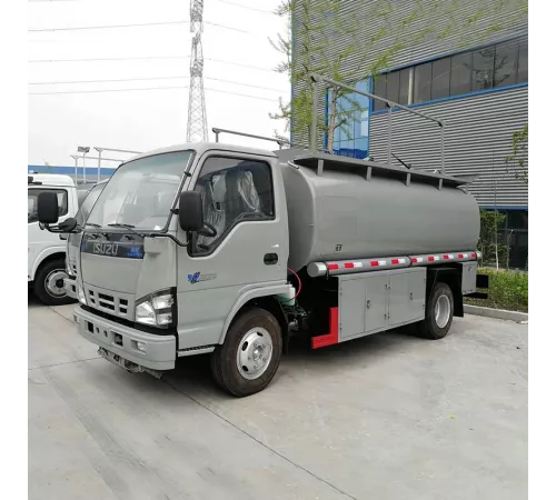 Японский бренд ISUZU 4x2 5000L Мини Топливозаправщик