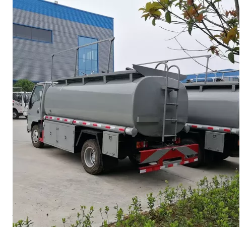 Японский бренд ISUZU 4x2 5000L Мини Топливозаправщик