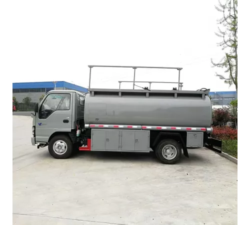 Японский бренд ISUZU 4x2 5000L Мини Топливозаправщик