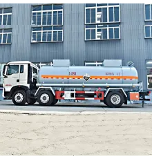Цистерна для химикатов SINOTRUK 6*2 (нержавеющая сталь)