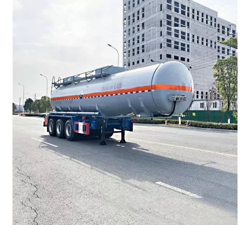 Полуприцеп для перевозки химикатов объемом 28,5 куб.м.