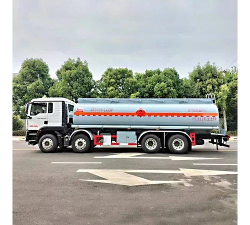 SINOTRUK 8*4 24м3 грузовик для перевозки легковоспламеняющихся жидкостей керосина