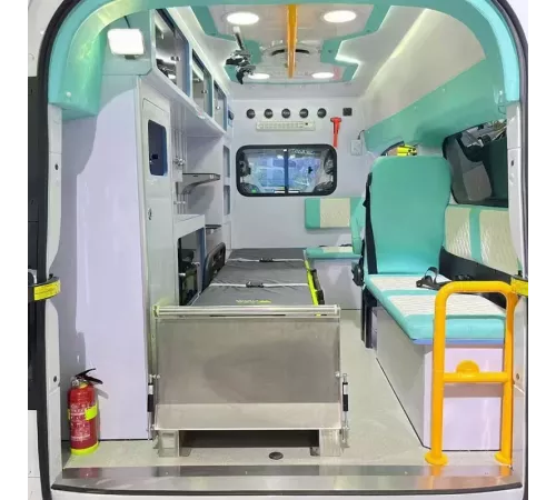 Iveco Electric Monitoring Car скорой помощи
