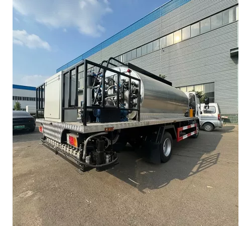 ISUZU 8 CBM 4*2 асфальтоукладчик для распыления битума