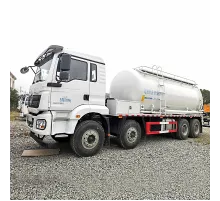 Прицеп-цементовоз SHACMAN 8*4 для использования на нефтяных месторождениях