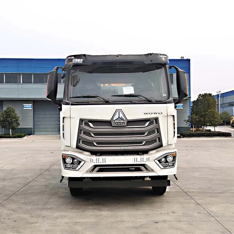 HOWO 6x4 8mc Bitumen Distributor - Image 2
