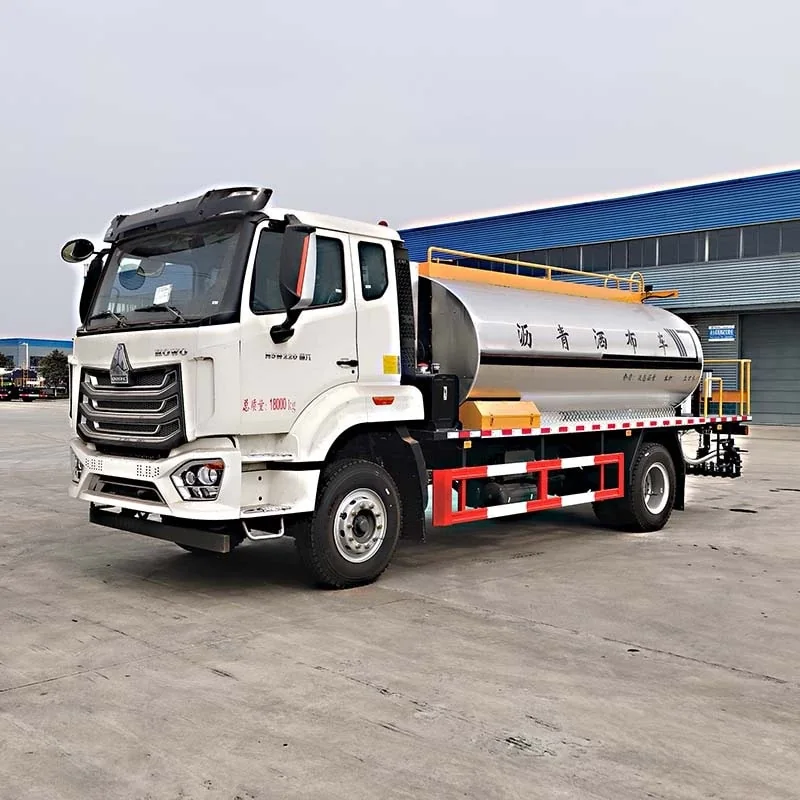 HOWO 6x4 8mc Bitumen Distributor - Image 4