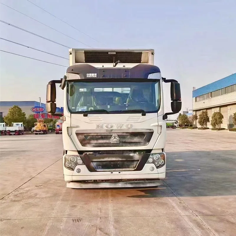 Camion HOWO pentru transportul animalelor, porcilor, găinilor, bovinelor, păsărilor de curte - imagine 2