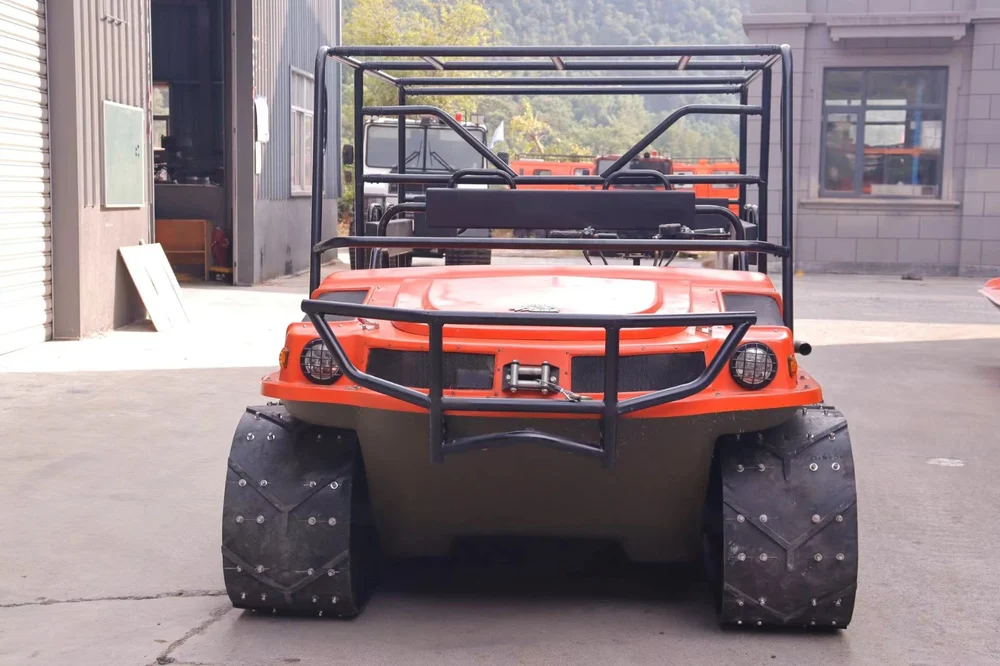 Vehicul de transport 8x8 cu răcire prin lichid - imagine 3