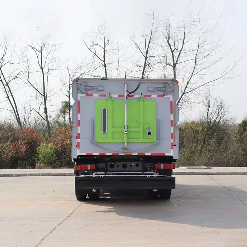 Высококачественная подметально-моечная машина SINOTRUK 4×2 — изображение 3
