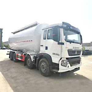Autocisternă Praf/Cereale Sinotruk HOWO 8x4 30m3
