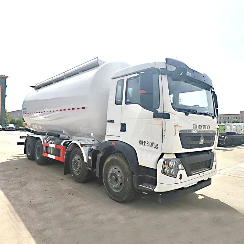 Sinotruk HOWO 8x4 30m3 Cement Dust Tank Truck - Image 2