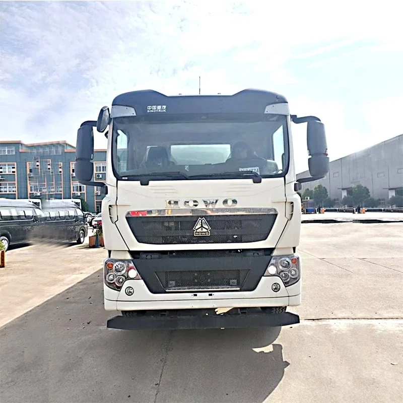 Sinotruk HOWO 8x4 30m3 Cement Dust Tank Truck - Image 3