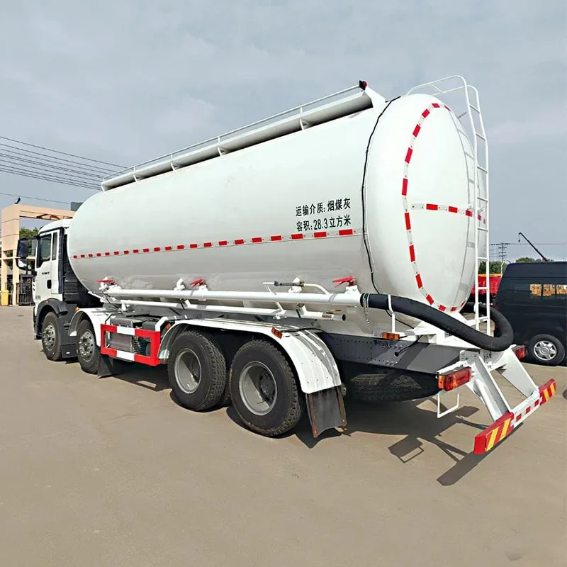 Sinotruk HOWO 8x4 30m3 Cement Dust Tank Truck - Image 4