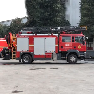 Howo 8 CBM Scară aeriană de salvare Camion de pompieri