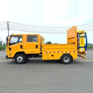 Camion tampon anti-coliziune JMC 4*2 (6 locuri)